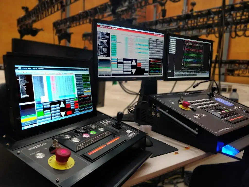 stage lift stage lift