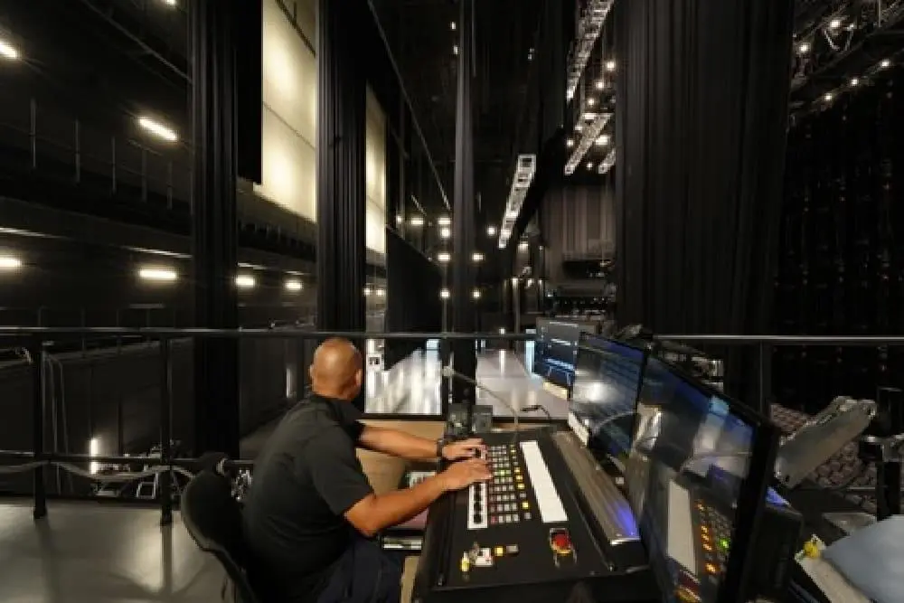 theater-overstage-machinery theater-overstage-machinery