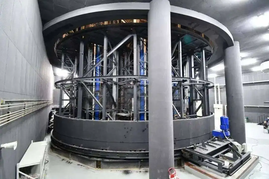 Rotating Stage Internal Bearing & Support Structure