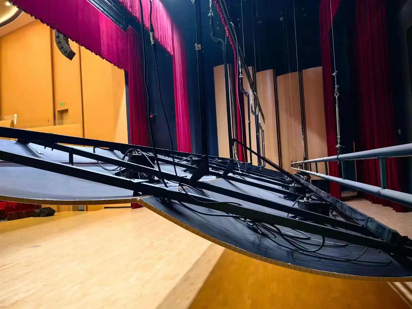 Stage lift