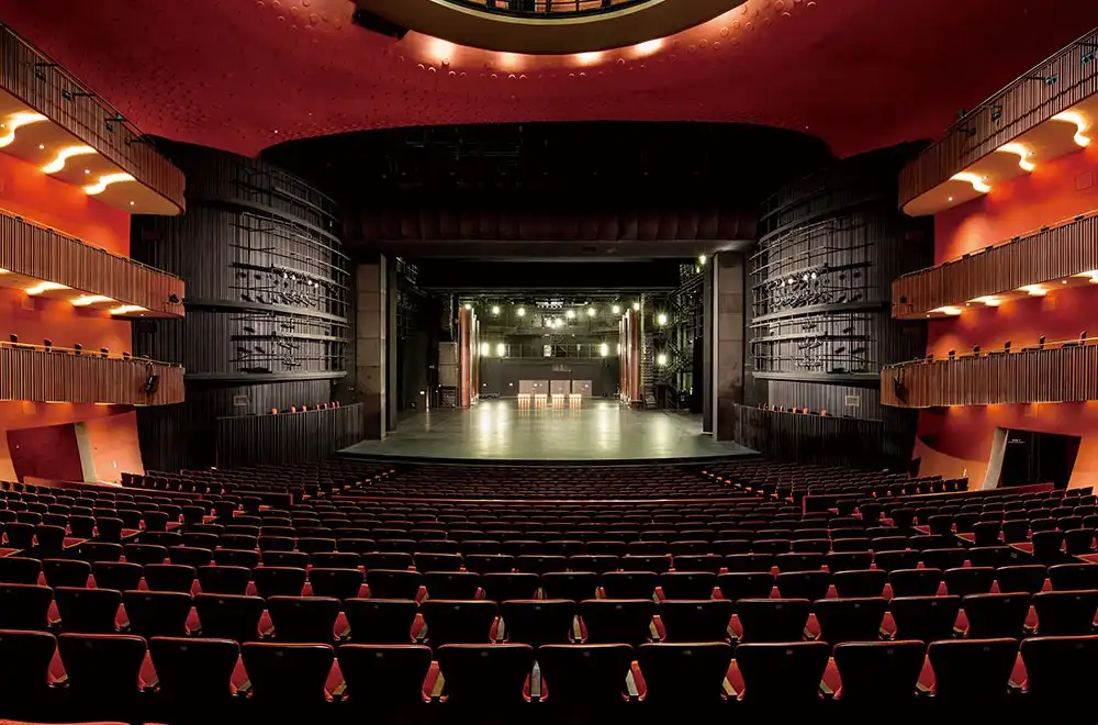 Stage lift
